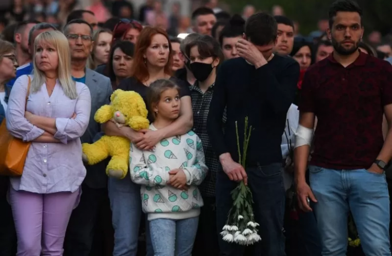 11 niños mueren en un tiroteo en Rusia