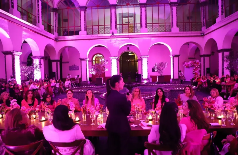 SHEINBAUM se reúne con 100 mujeres mexicanas
