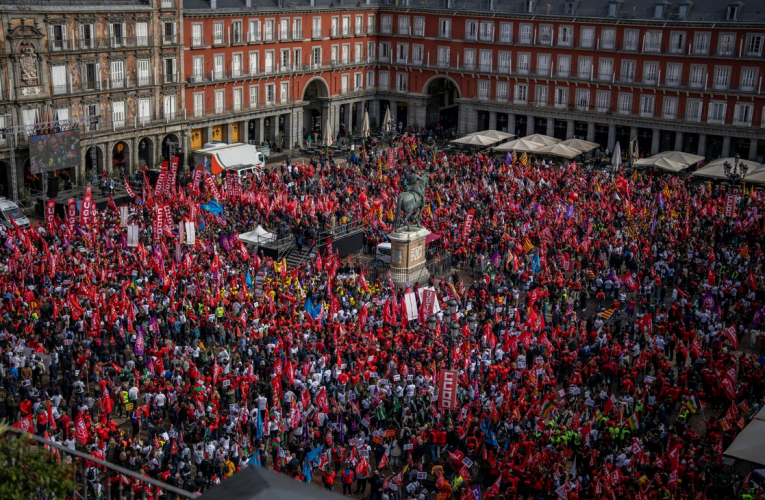 Sindicalistas españoles luchan por aumento salarial