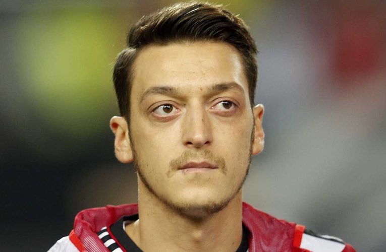 Mesut Özil anuncia su retiro como futbolista